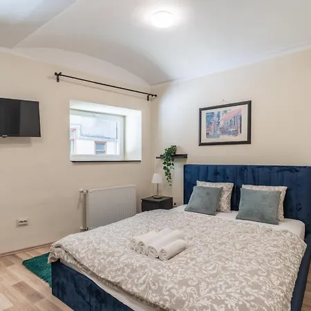 Apartman Comfy & Homy Vibe In The Heart Of