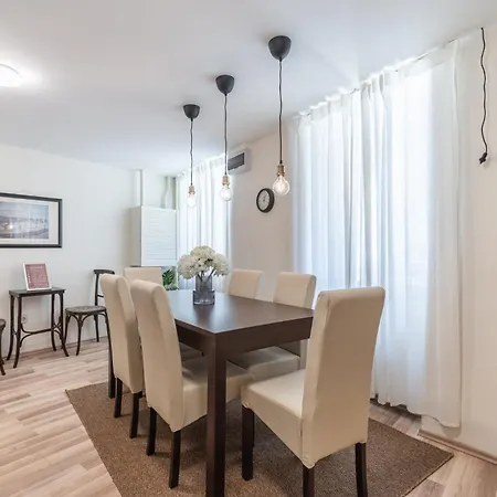 Comfy & Homy Vibe In The Heart Of