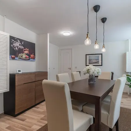 Comfy & Homy Vibe In The Heart Of *